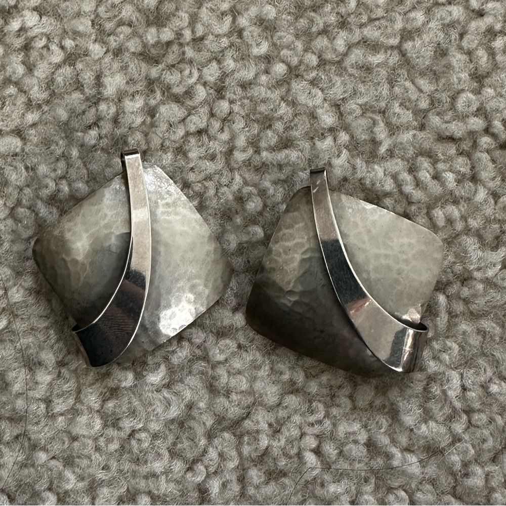TTC Sterling Modernist Hammered Earrings Stud Post Pierced Abstract Square Swirl